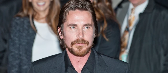 Profil astrologiczny Christiana Bale'a jako Wodnika - analiza charakterystyki i cech znaku.